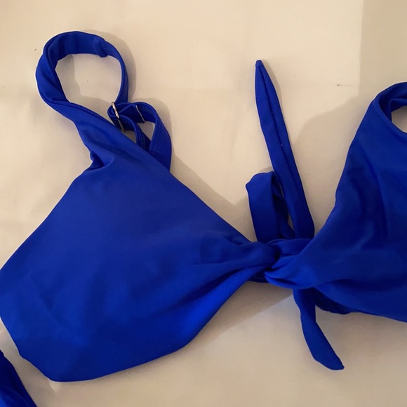 Twisted Bikini - Picture 3 of 4